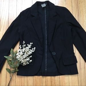 BLACK BLAZER